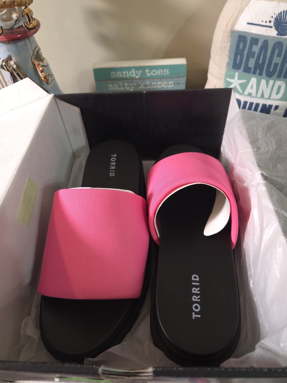 NIB Torrid Neon Pink Chunky  Flatform Sandals